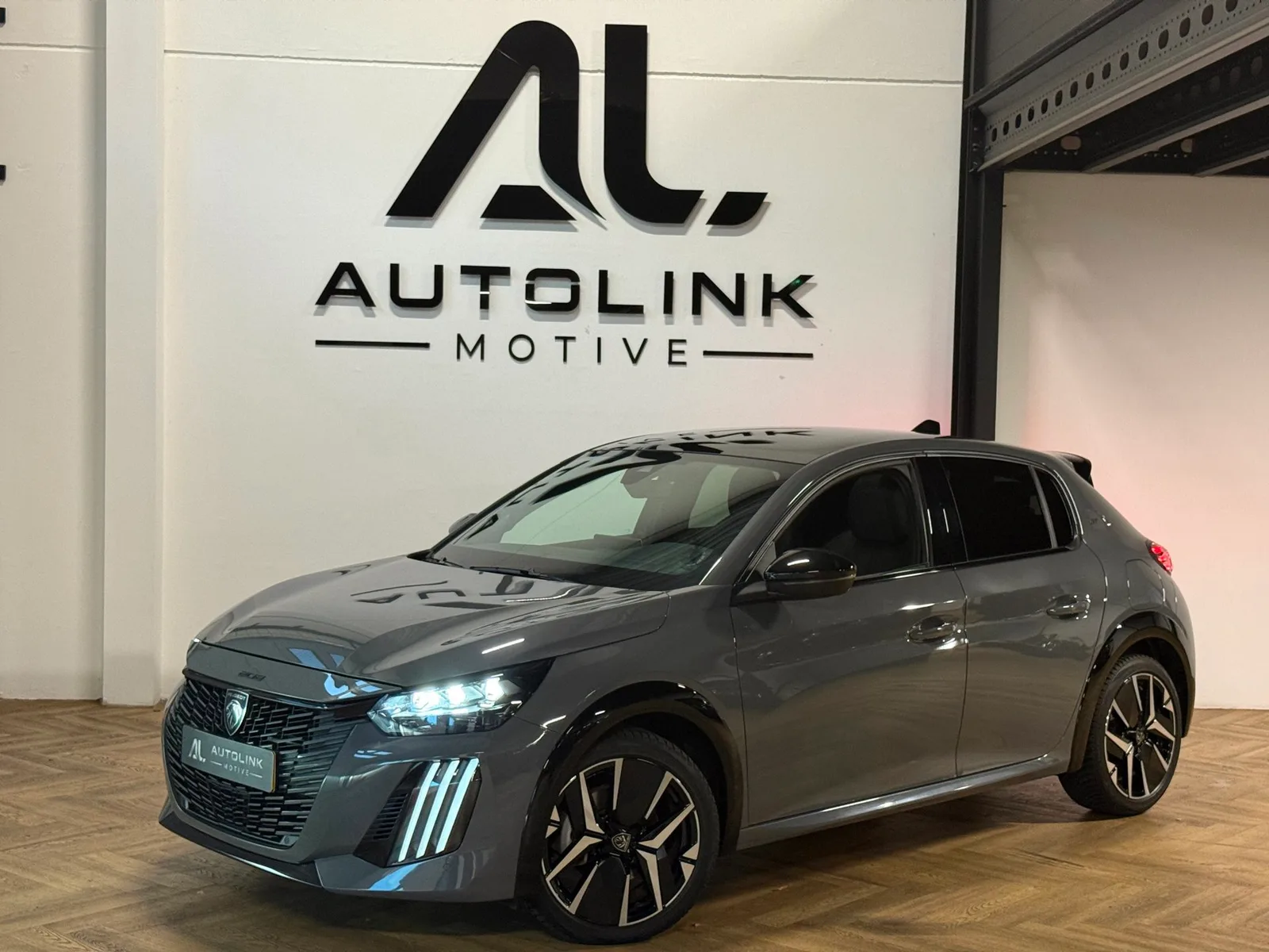 Peugeot 208 (2024) — foto 1