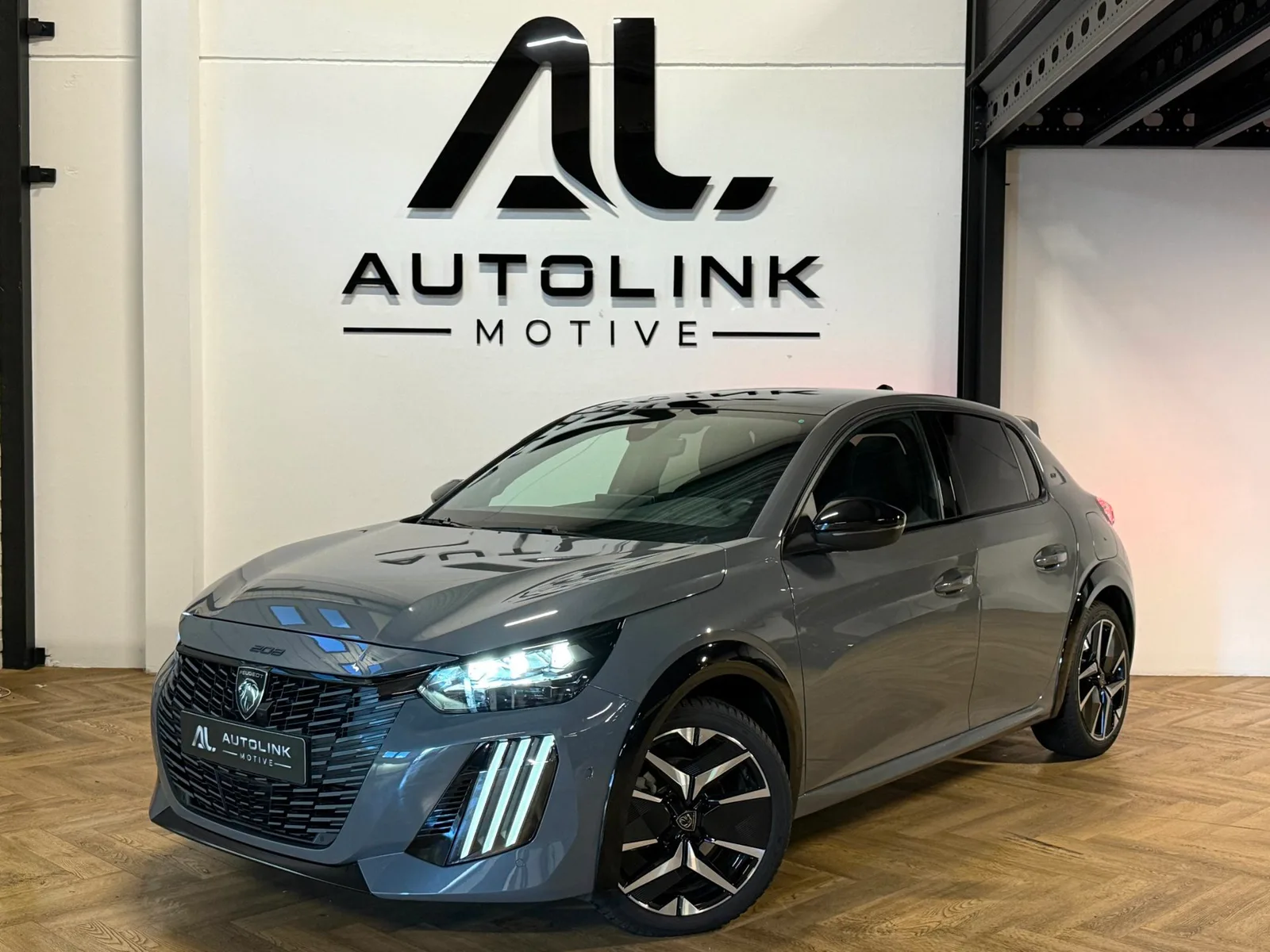 Peugeot 208 (0) — foto 1