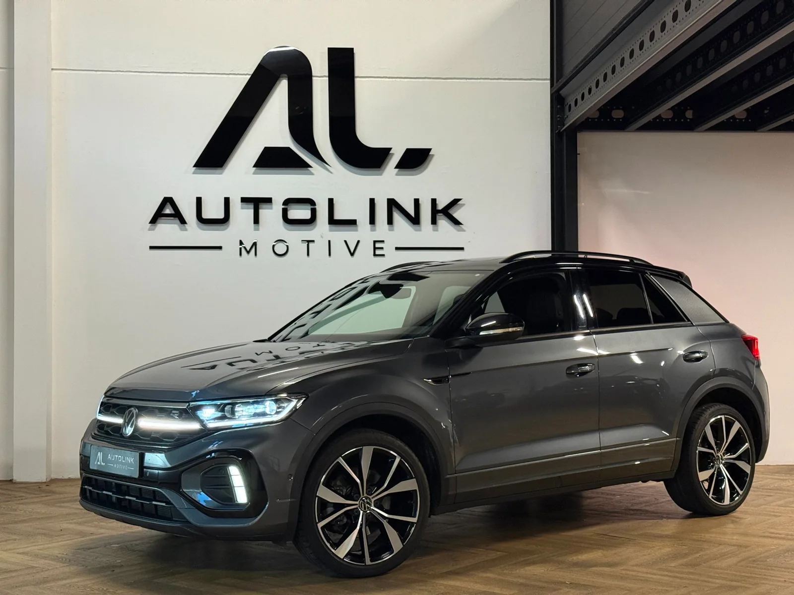 Volkswagen T-Roc (2022) — foto 1
