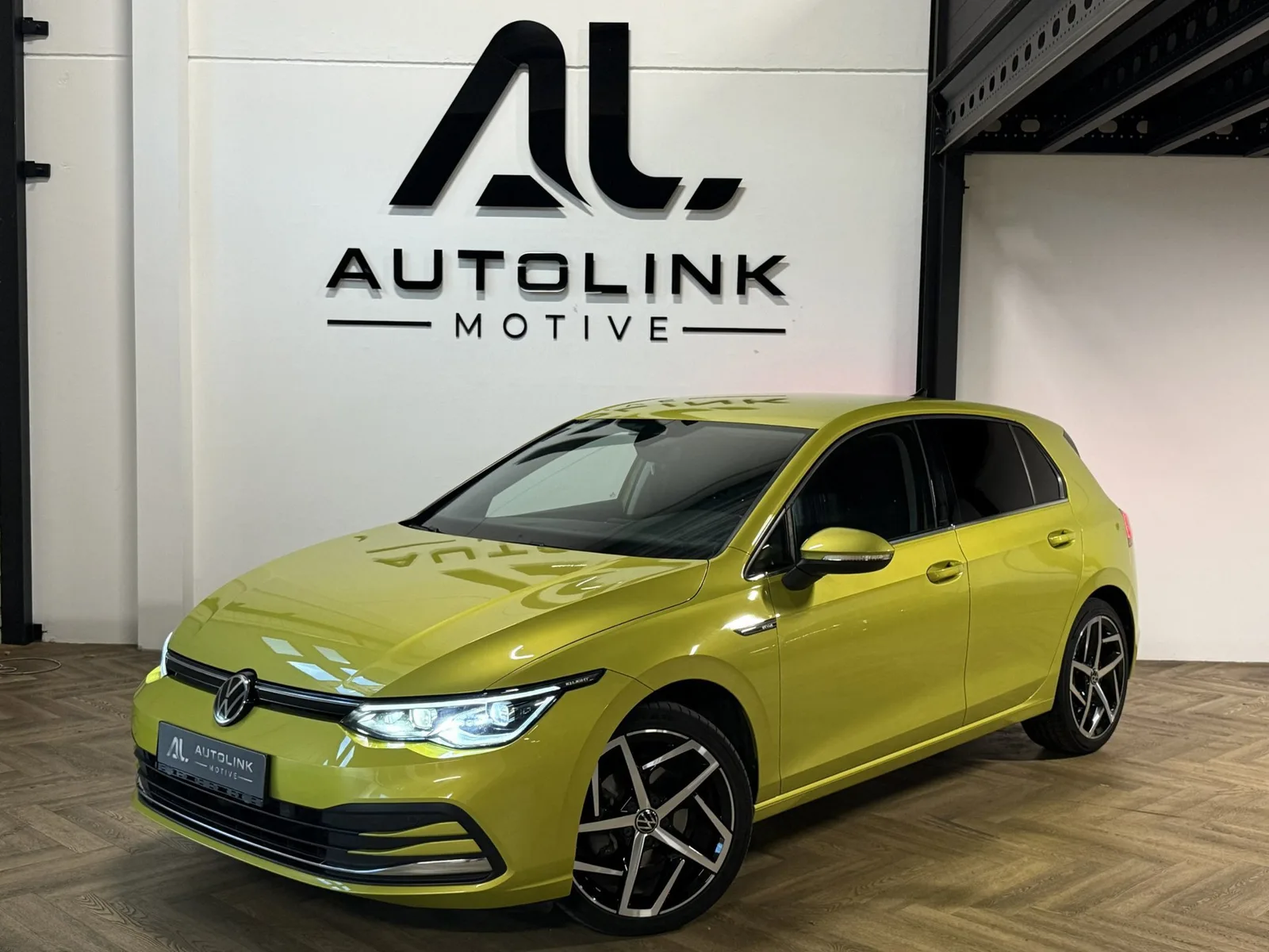 Volkswagen Golf (2020) — foto 1