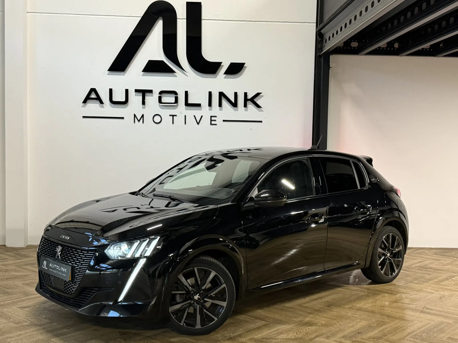 Peugeot 208 (2023) — foto 1
