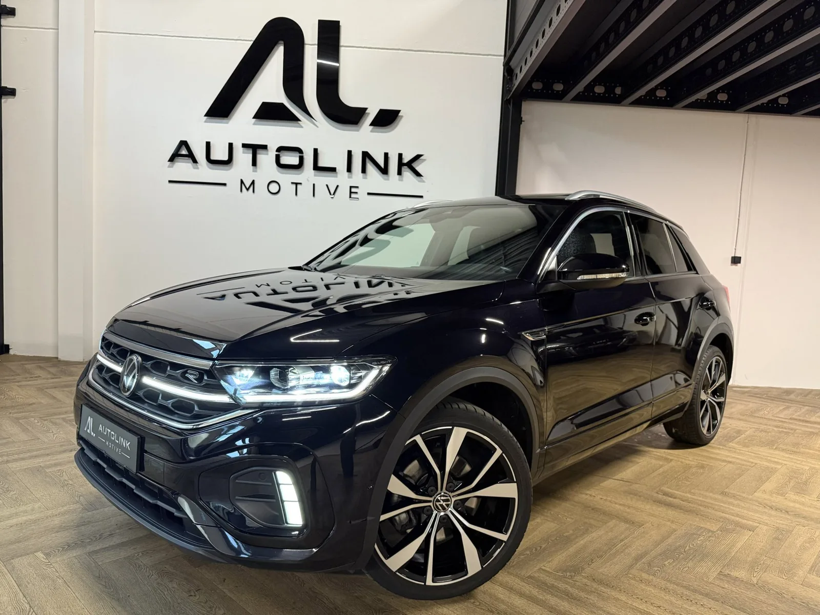 Volkswagen T-Roc (2025) — foto 1