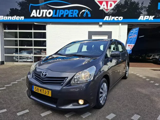 Toyota Verso (2010) — foto 1