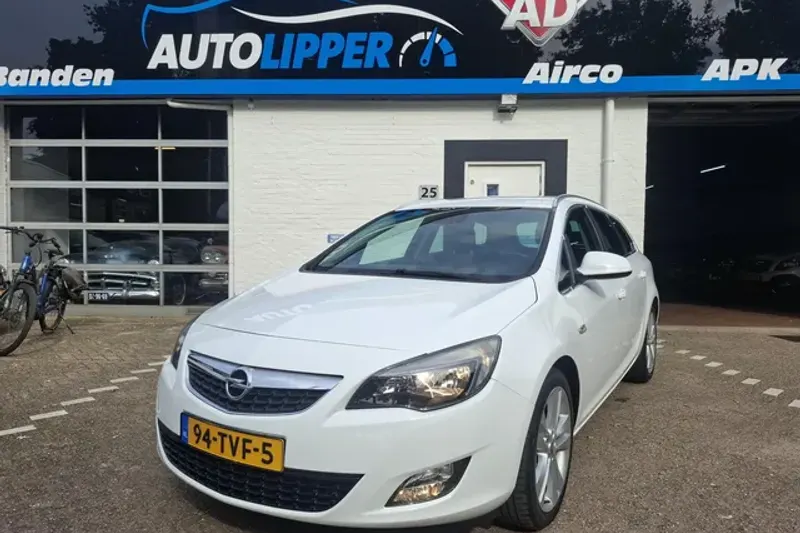 Opel Astra (2012)