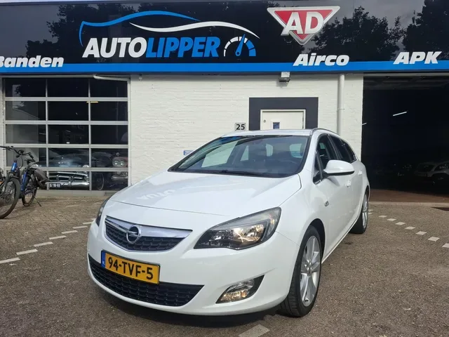 Opel Astra (2012) — foto 1