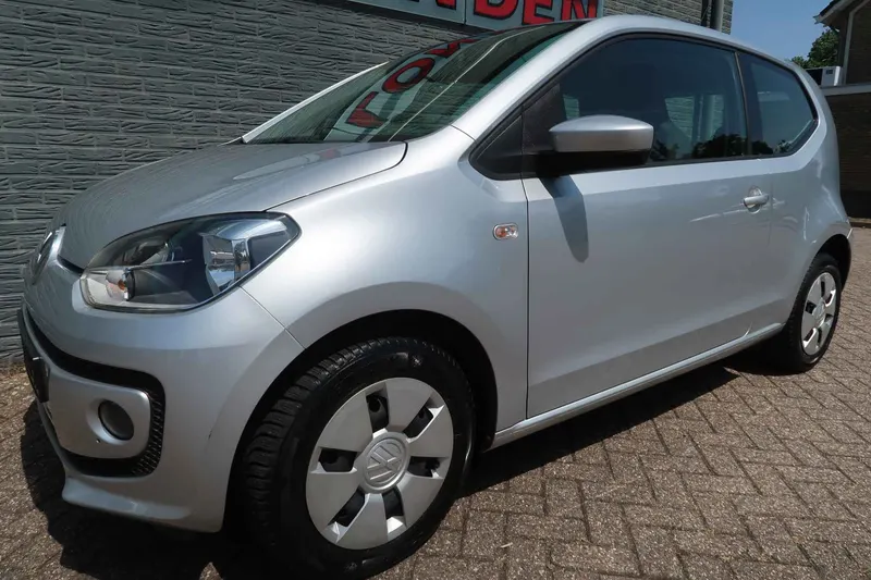 Volkswagen Up! (2015)