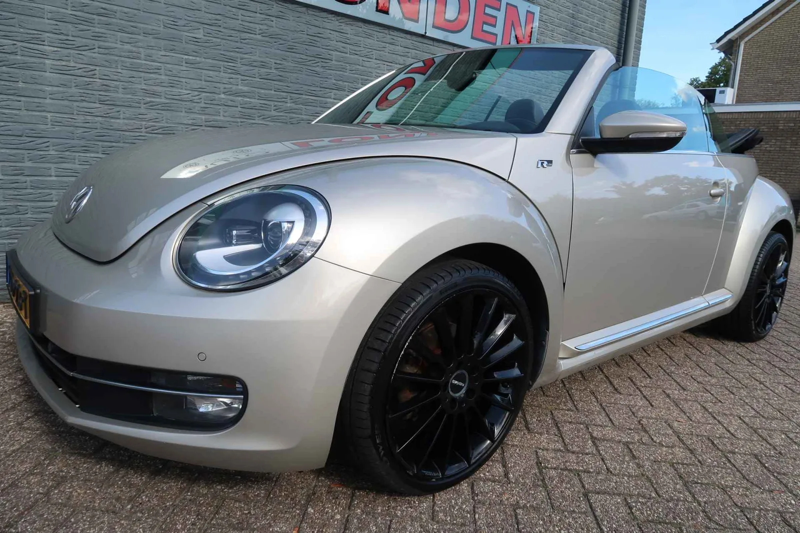 Volkswagen Beetle (2014) — foto 1