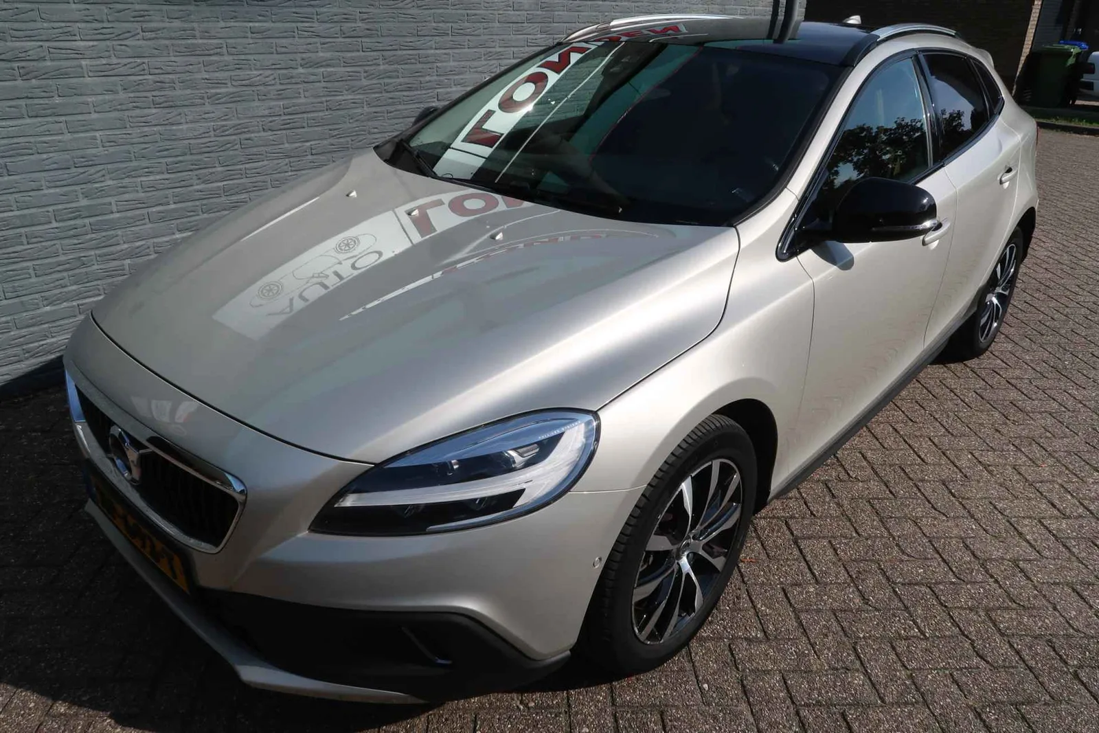 Volvo V40 Cross Country (2019) — foto 1
