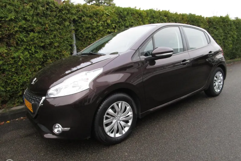 Peugeot 208 (2013)
