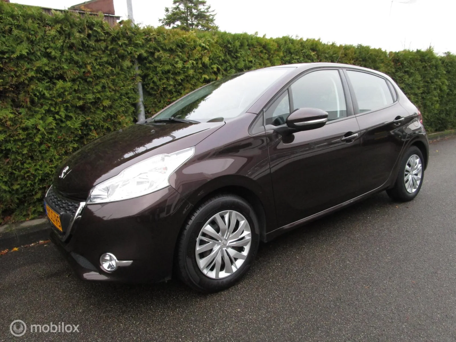 Peugeot 208 (2013) — foto 1