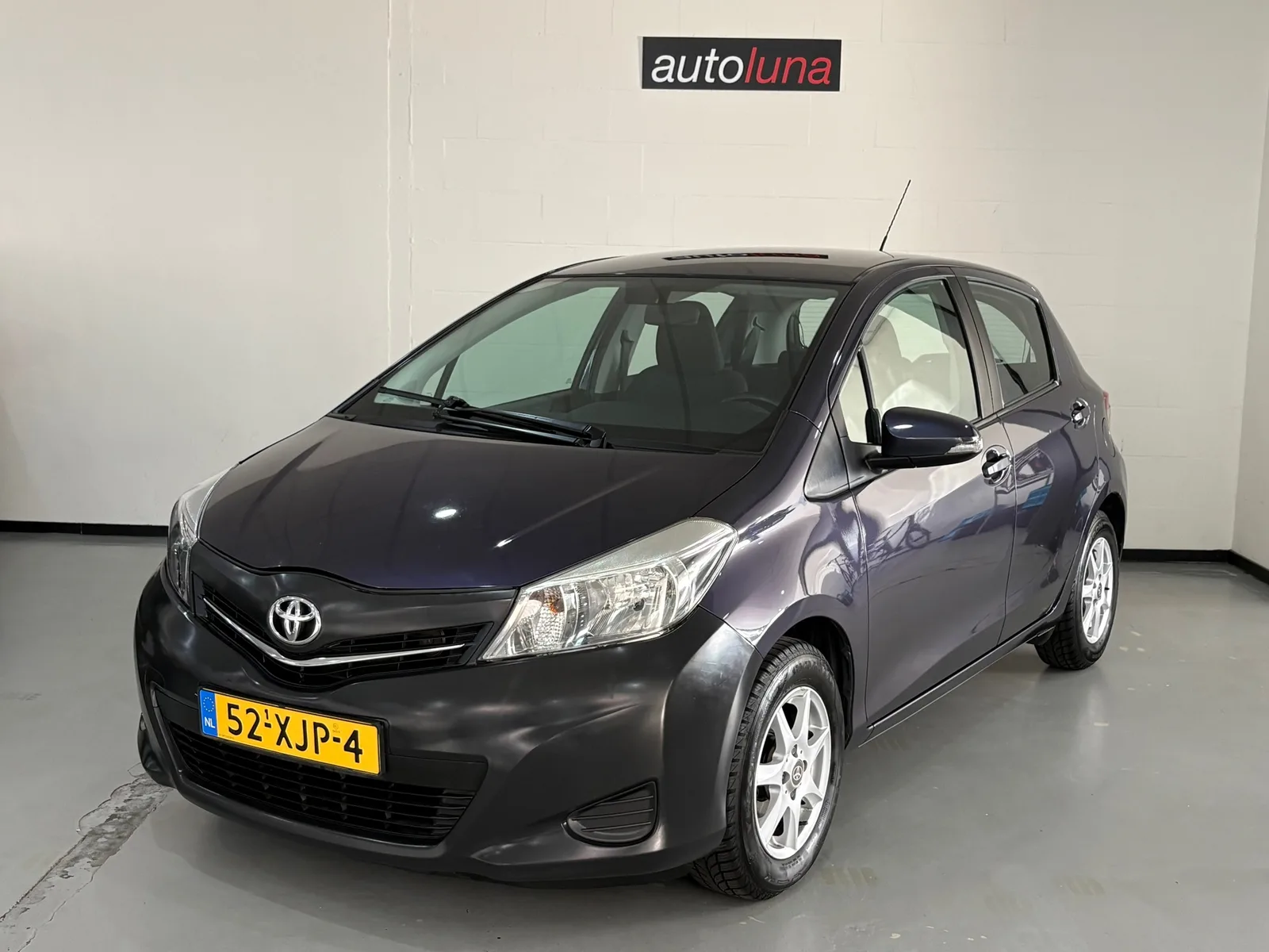 Toyota Yaris (2012) — foto 1