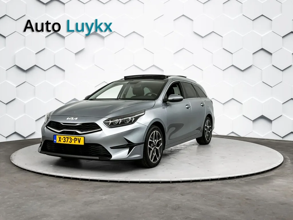 Kia Ceed (2024) — foto 1