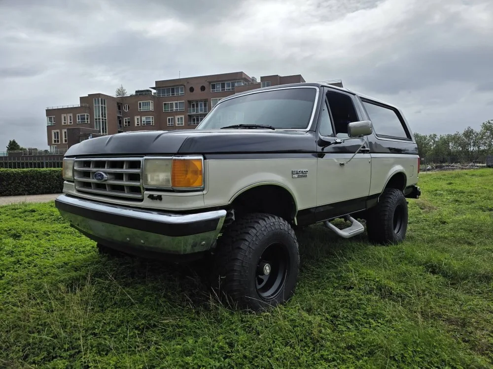 Ford Bronco (1987) — foto 1