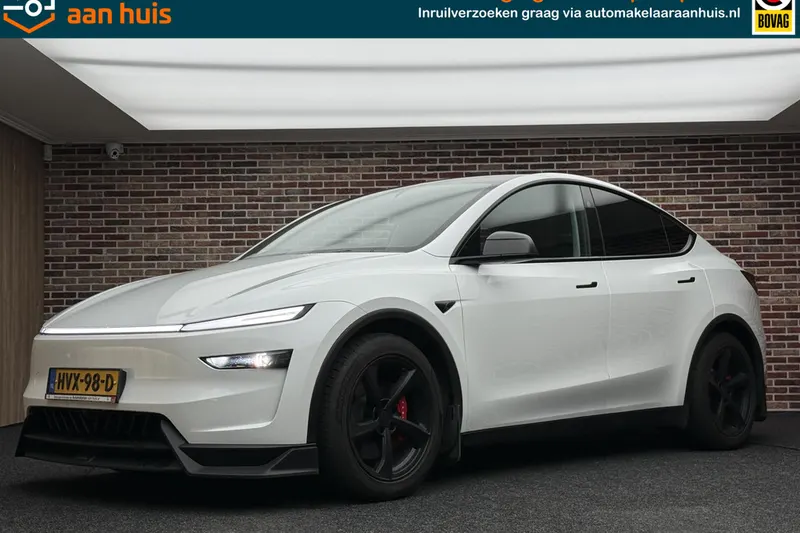 Tesla Model Y (2025)