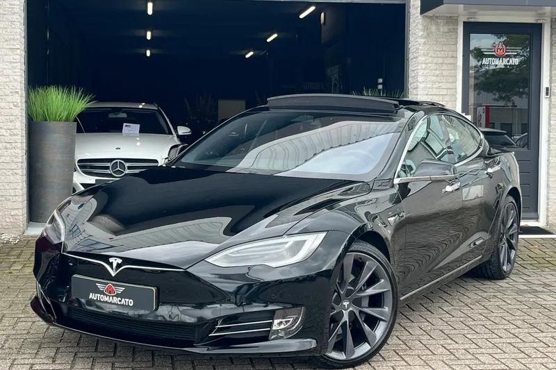 Tesla Model S (2018)