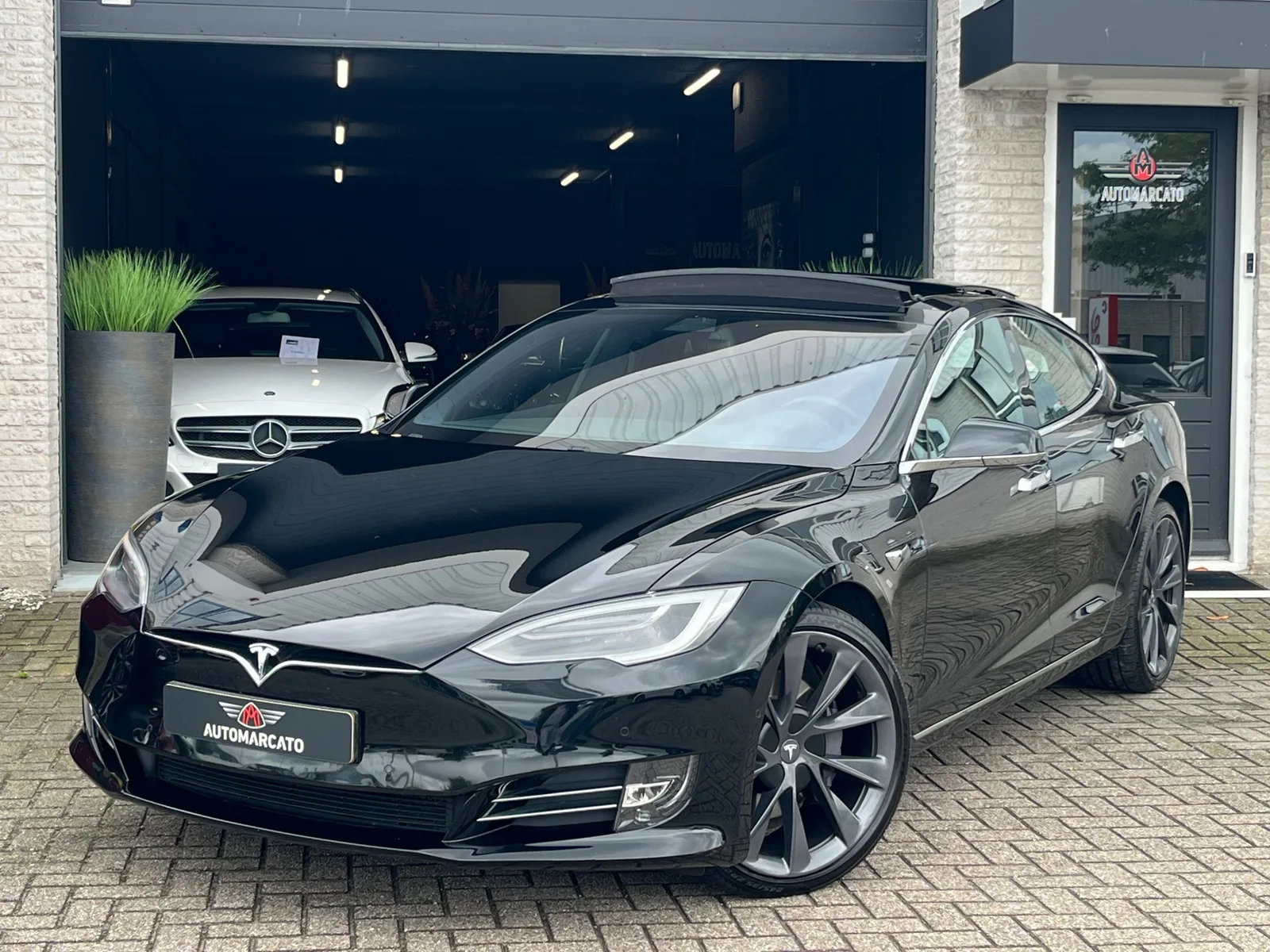 Tesla Model S (2018) — foto 1