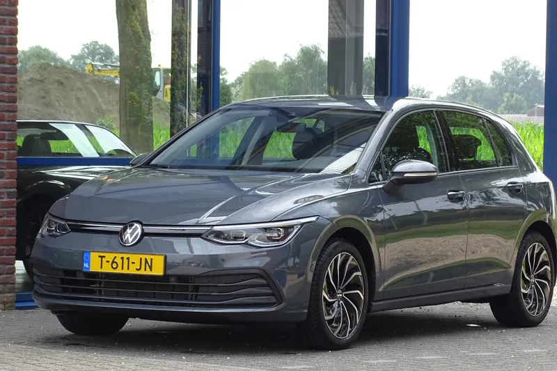Volkswagen Golf (2023)