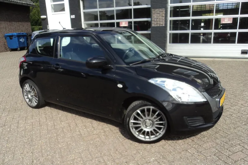 Suzuki Swift (2011)