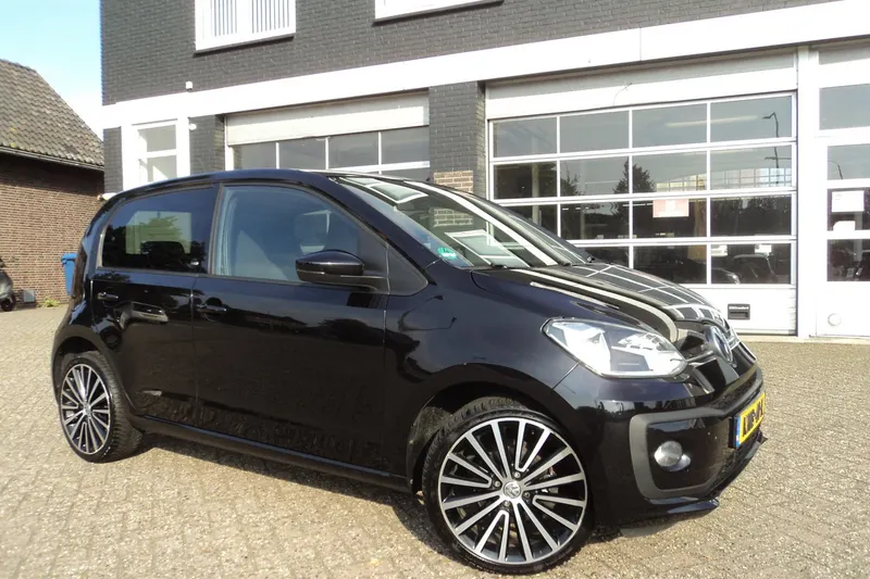 Volkswagen Up! (2017)