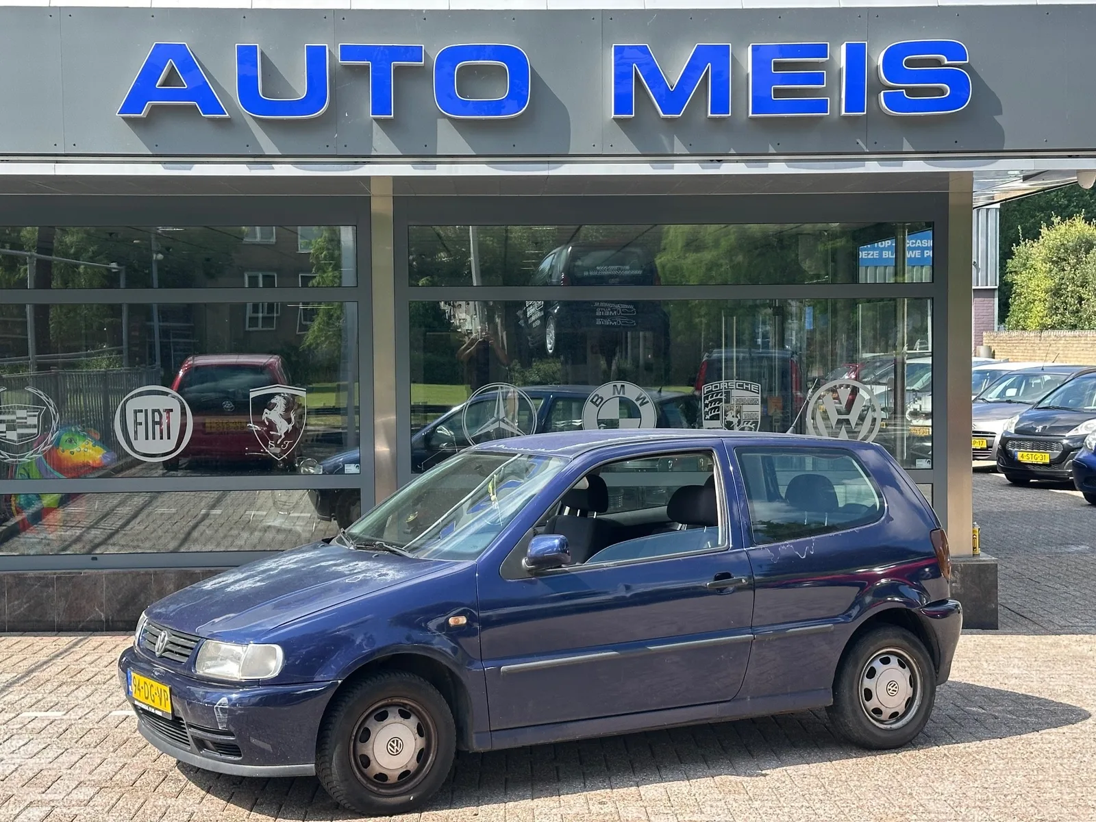 Volkswagen Polo (1999) — foto 1