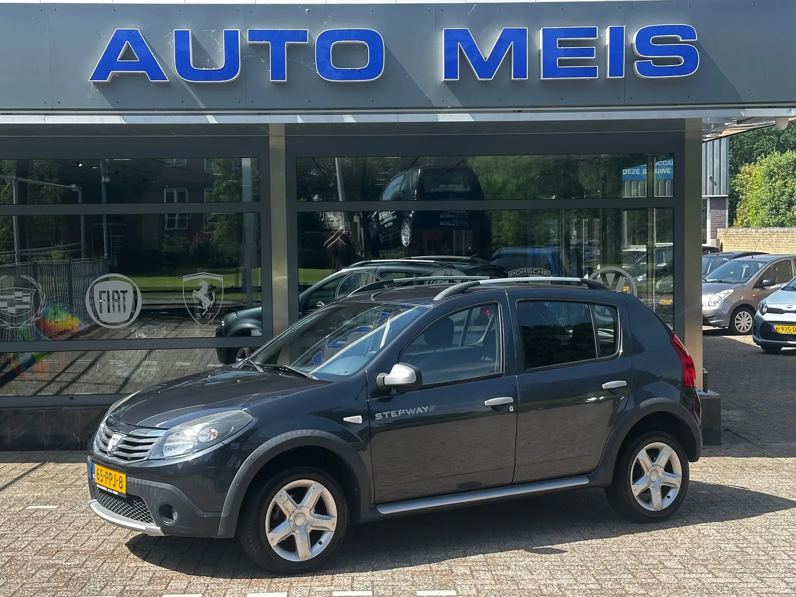 Dacia Sandero (2011) — foto 1