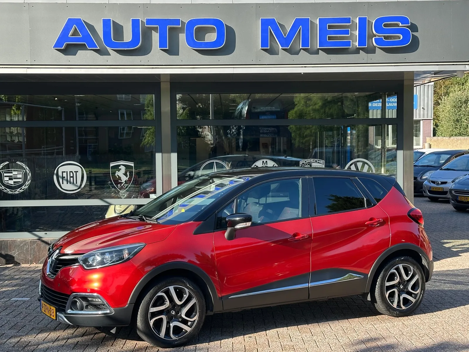 Renault Captur (2015) — foto 1