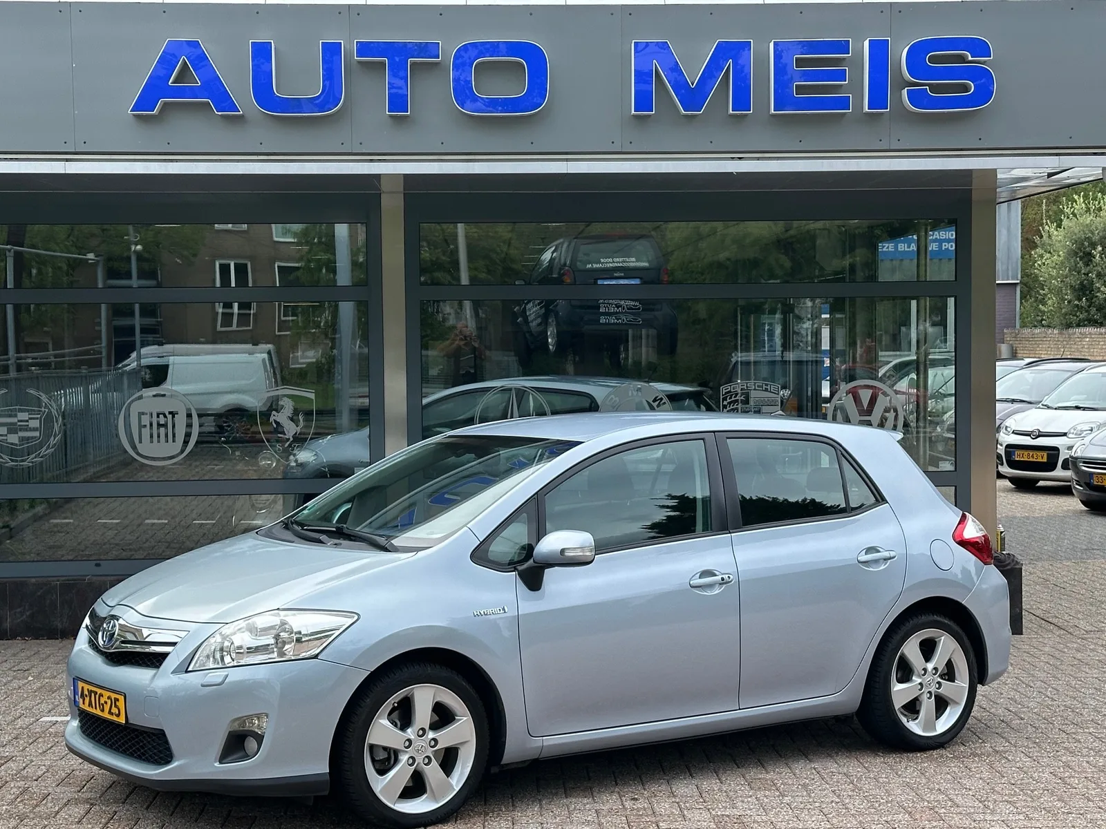 Toyota Auris (2011) — foto 1