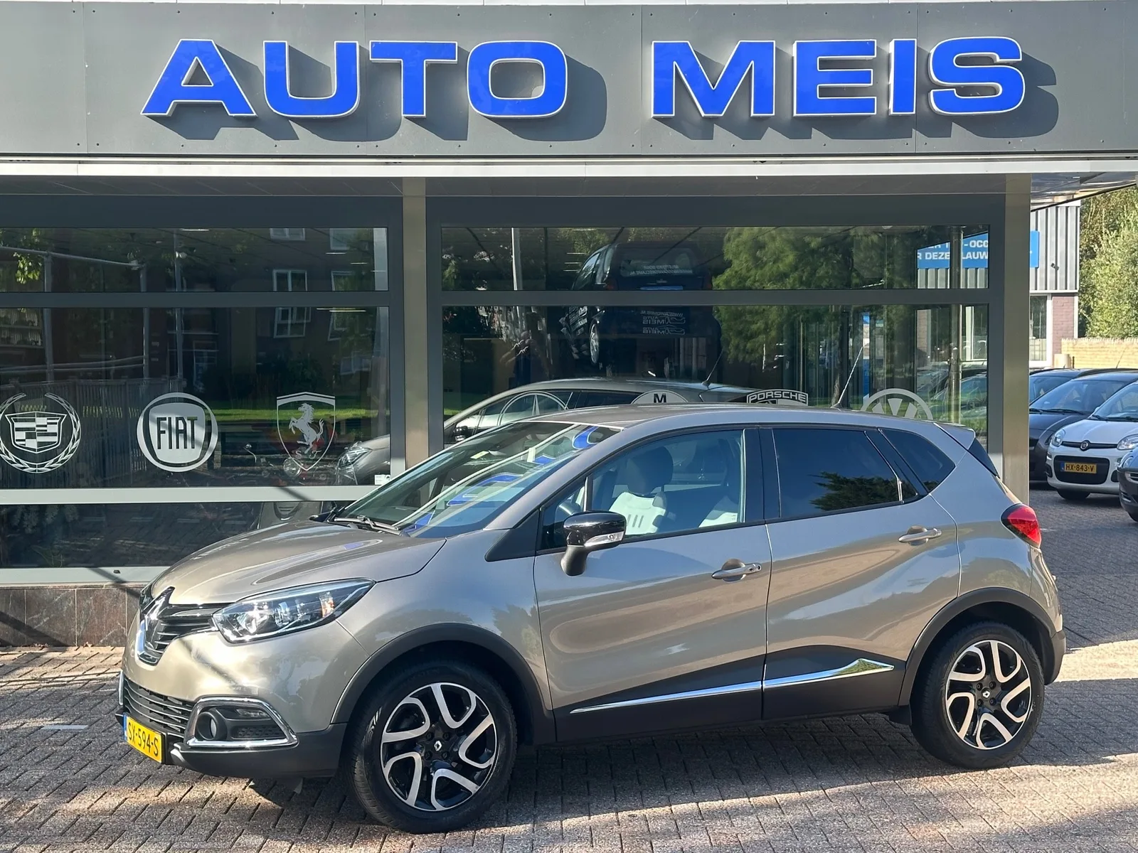 Renault Captur (2015) — foto 1