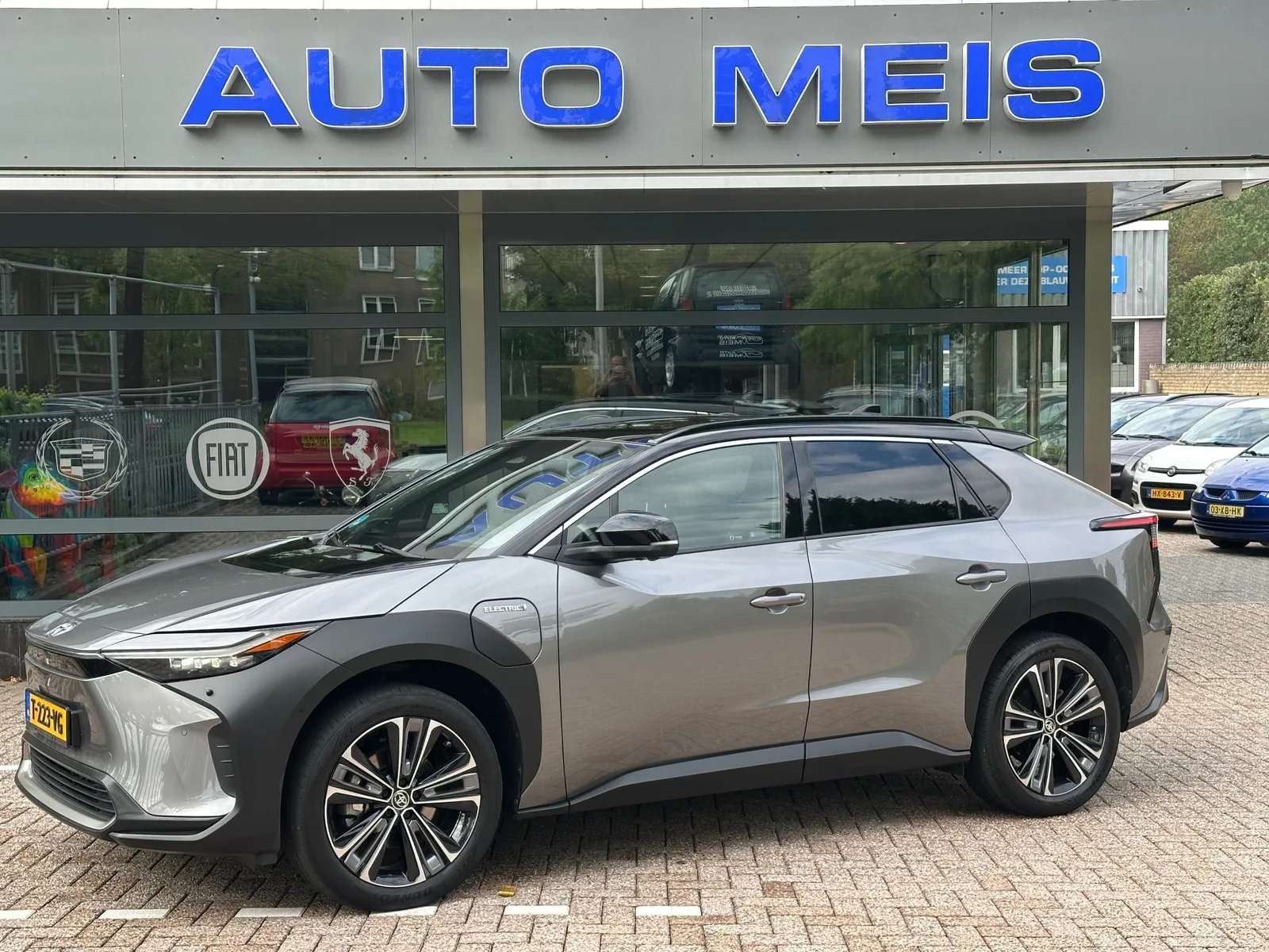 Toyota bZ4X (2022) — foto 1