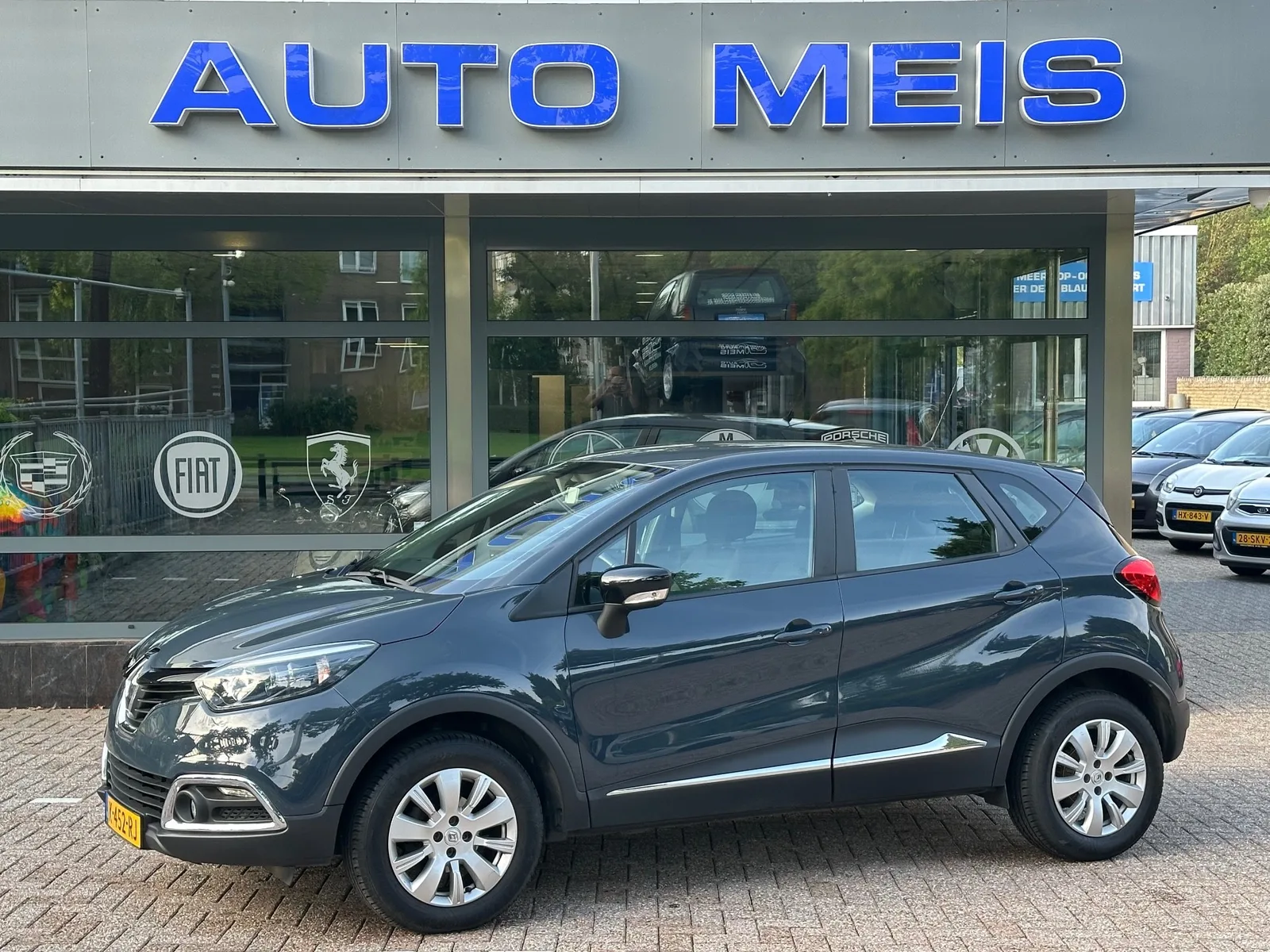 Renault Captur (2016) — foto 1