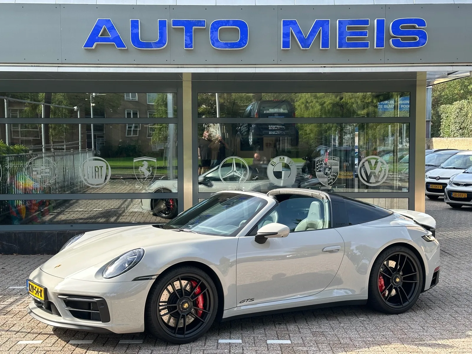Porsche 911 (2024) — foto 1