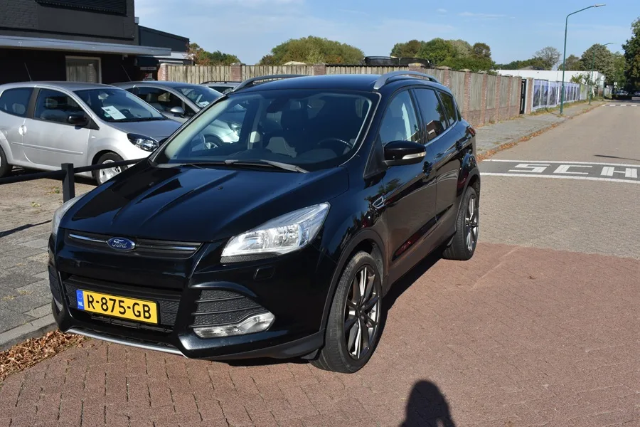 Ford Kuga (2013) — foto 1