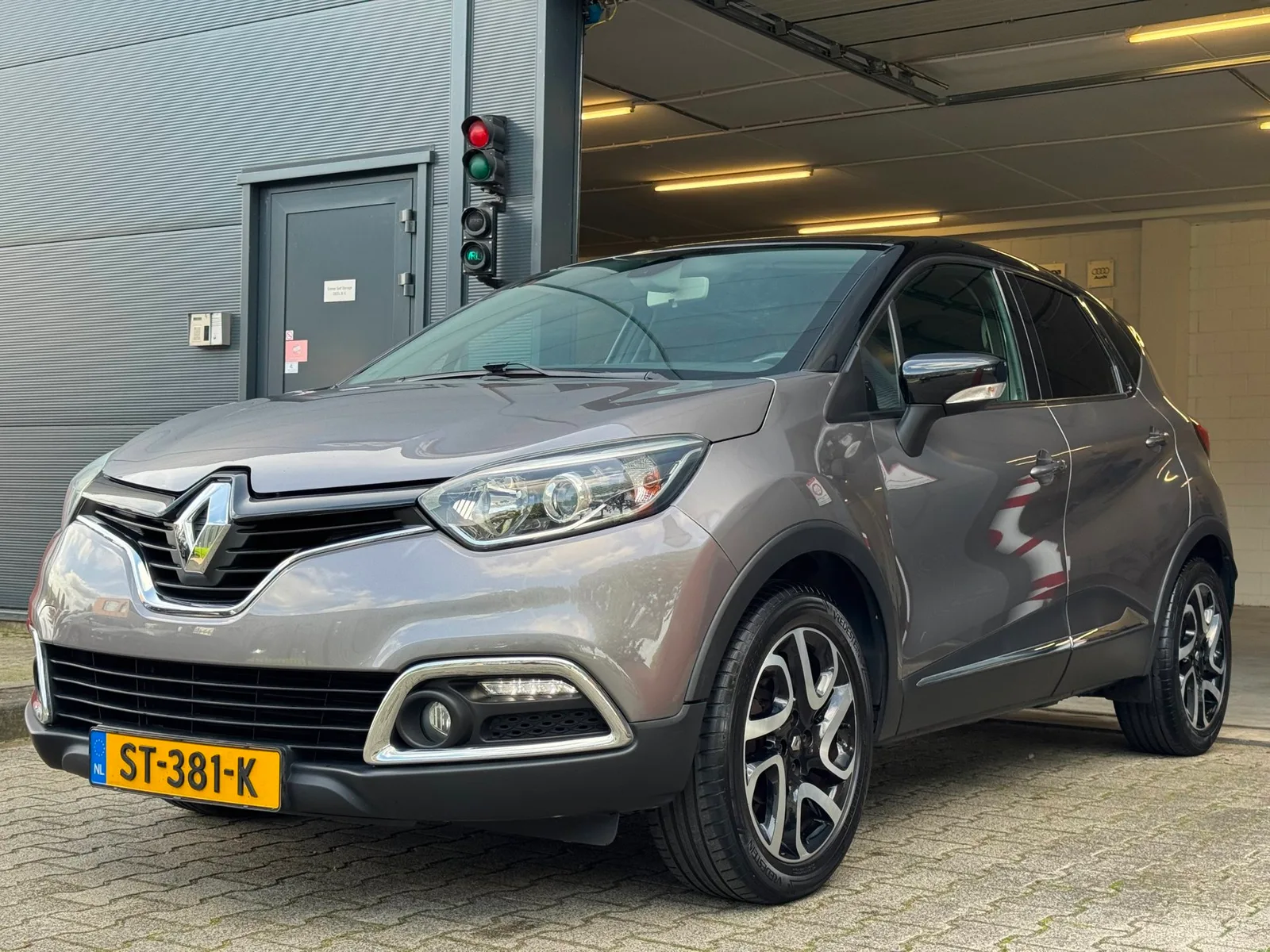 Renault Captur (2015) — foto 1