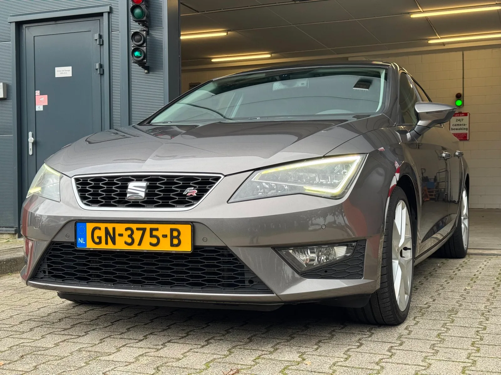 SEAT Leon (2015) — foto 1
