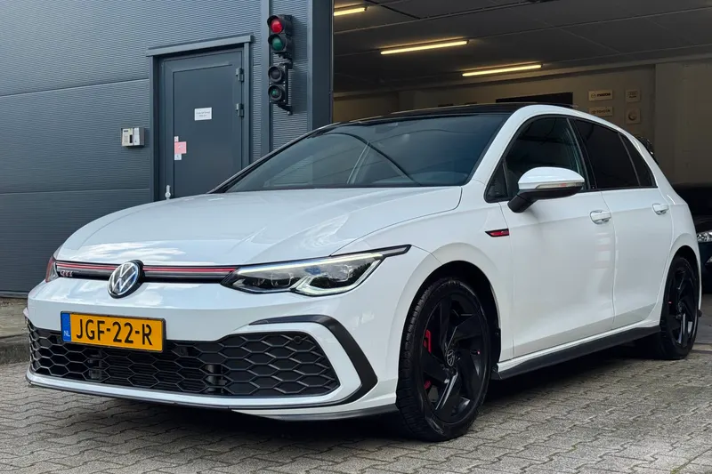 Volkswagen Golf (2023)