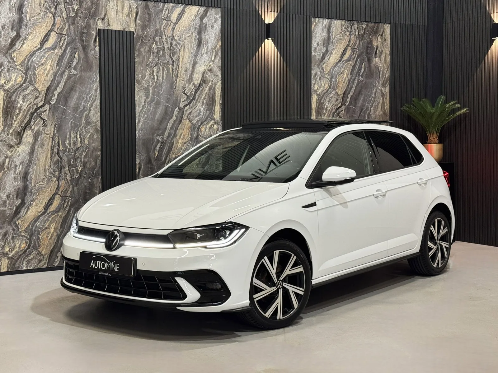 Volkswagen Polo (2023) — foto 1