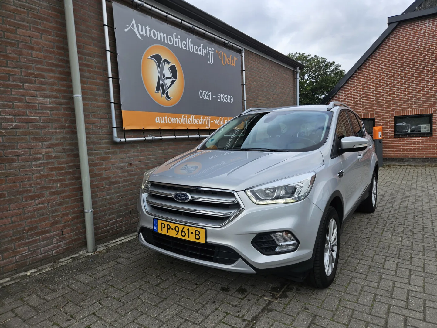 Ford Kuga (2017) — foto 1