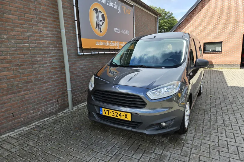 Ford Transit Courier (2016)