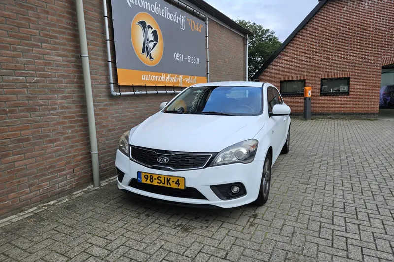 Kia Pro Cee'd (2011)