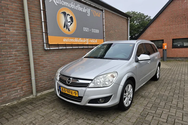 Opel Astra (2010)