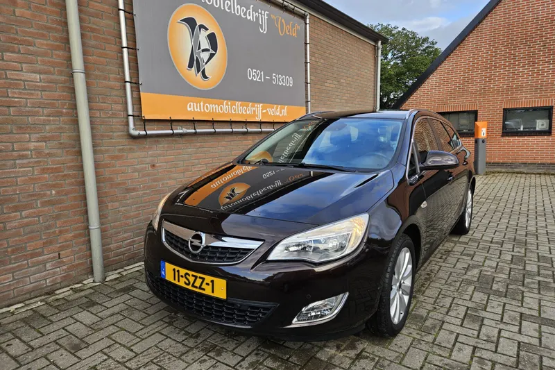 Opel Astra (2012)