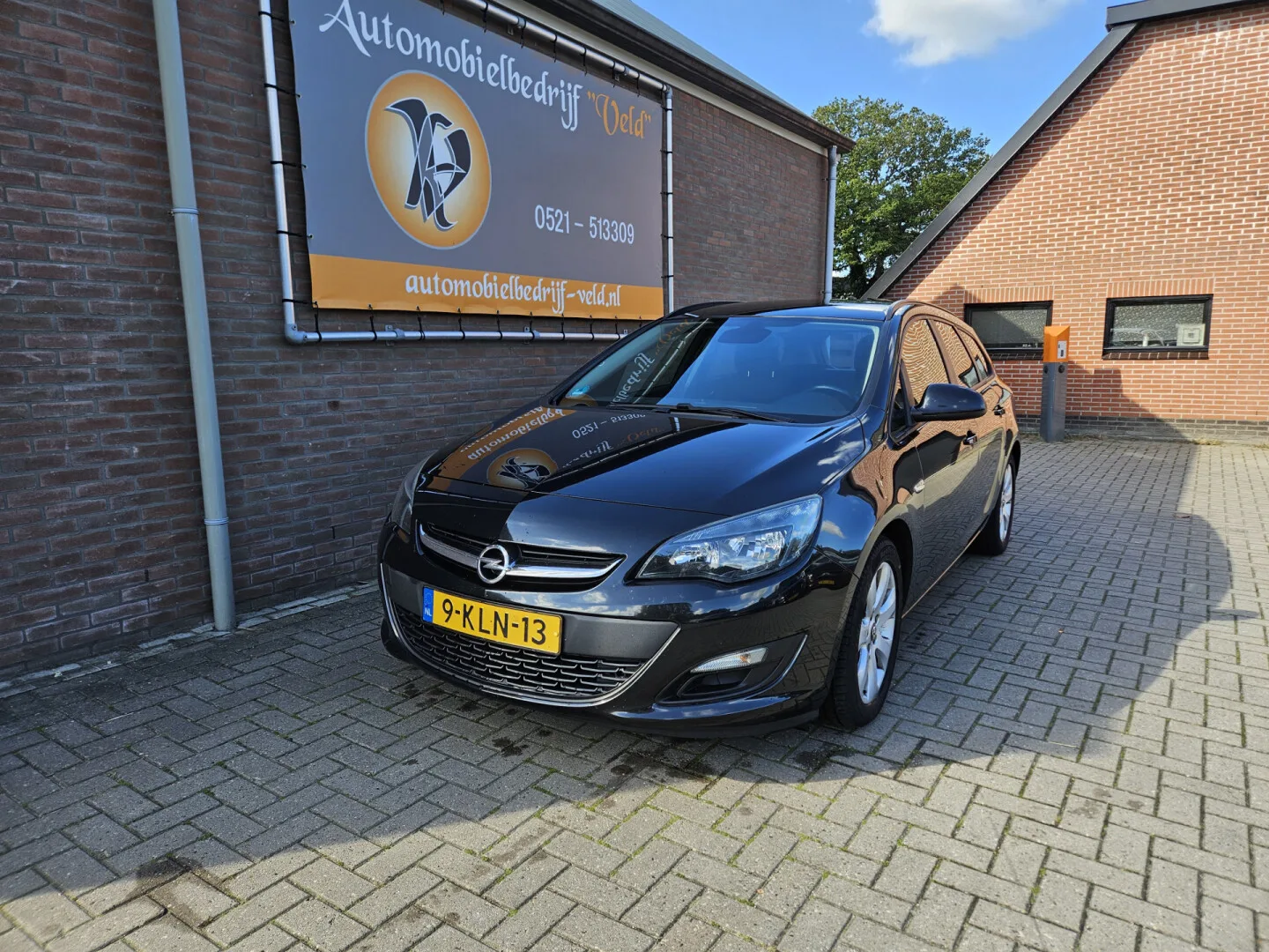 Opel Astra (2013) — foto 1