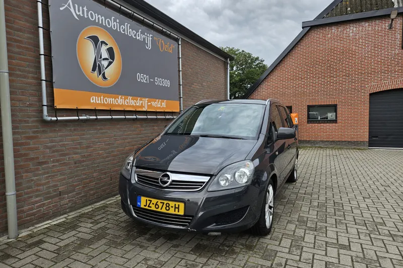Opel Zafira Tourer (2013)