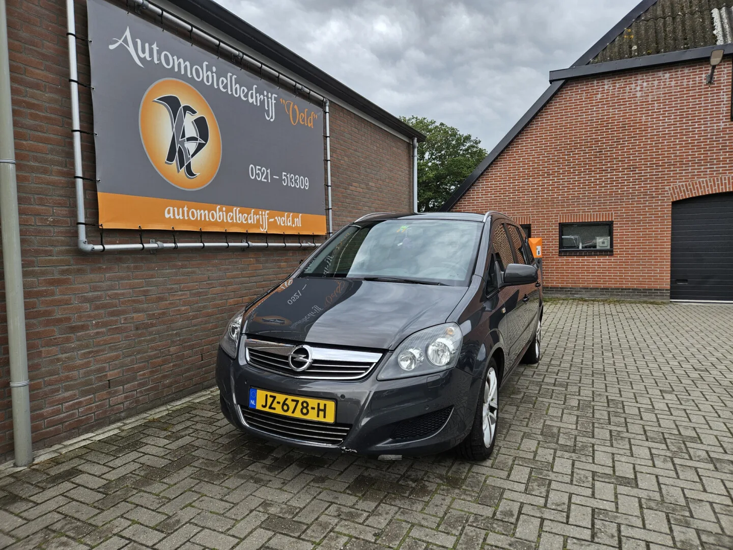 Opel Zafira Tourer (2013) — foto 1