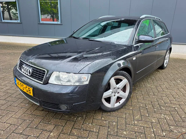 Audi A4 (2004) — foto 1