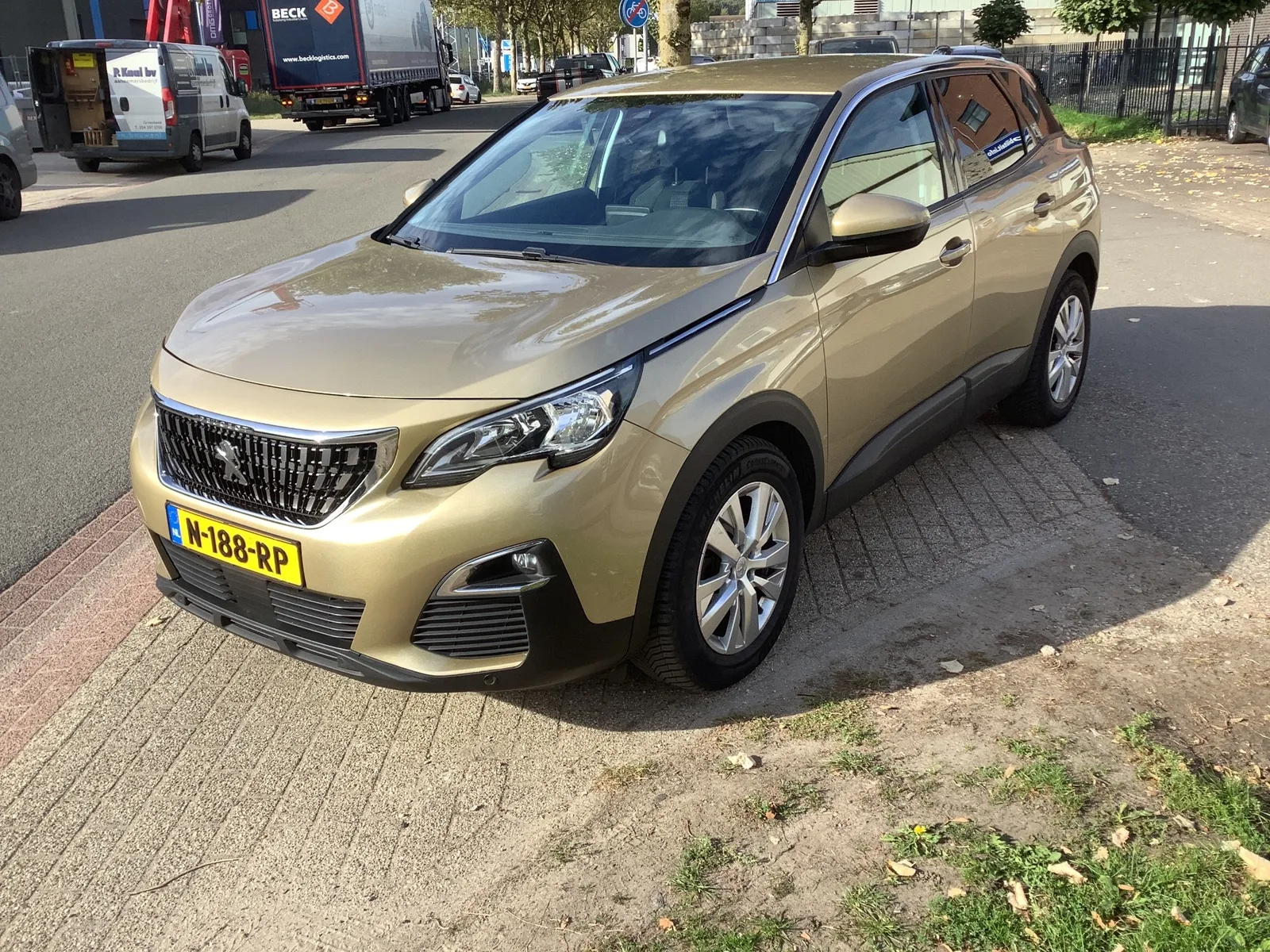 Peugeot 3008 (2018) — foto 1