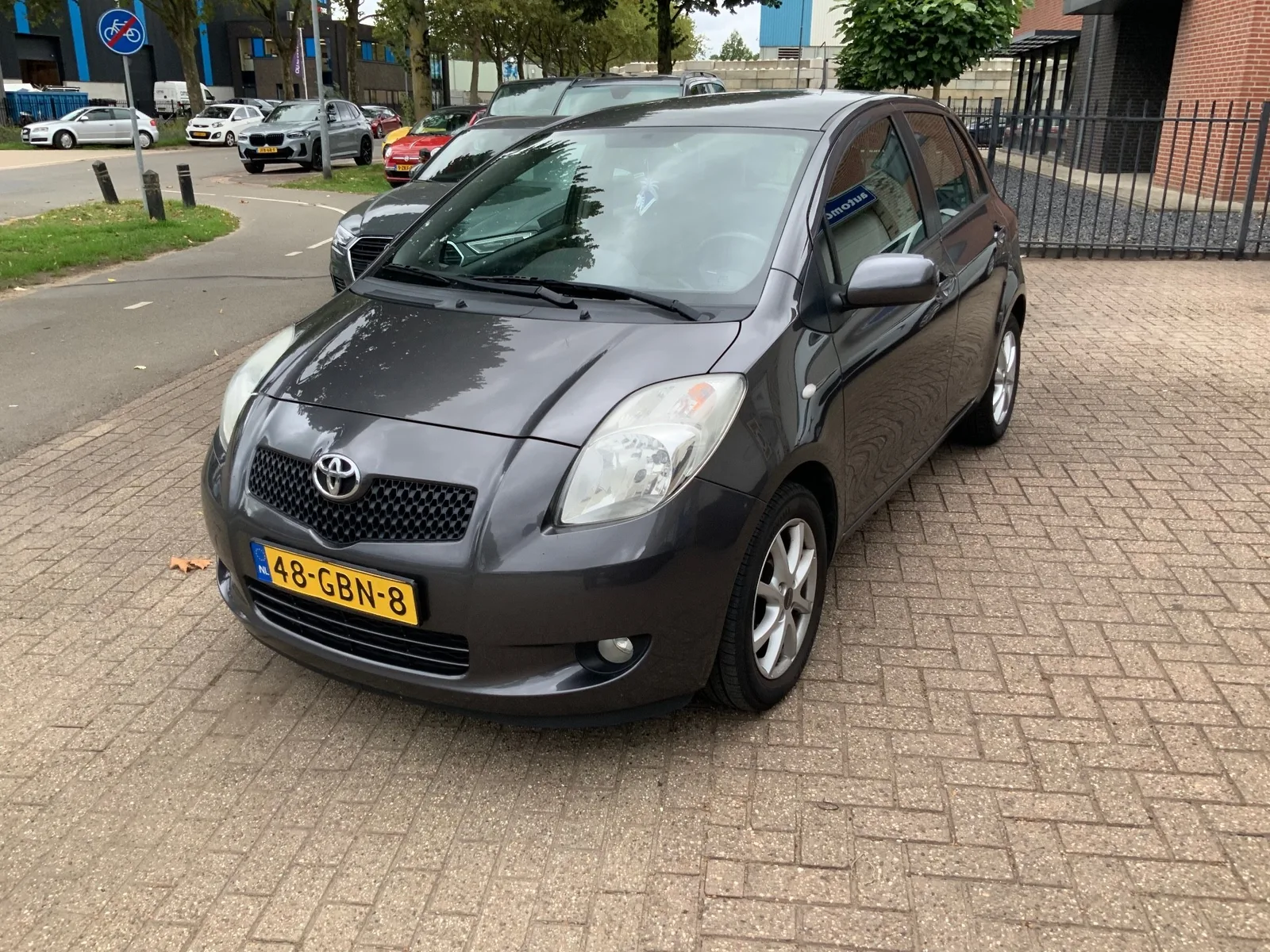 Toyota Yaris (2008) — foto 1