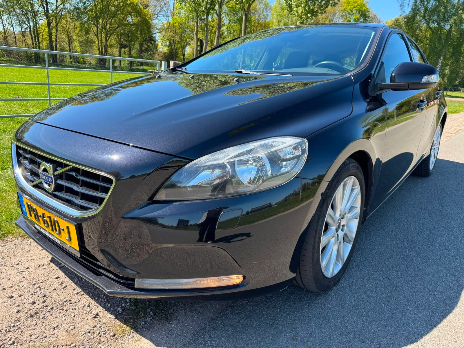 Volvo V40 (2014) — foto 1