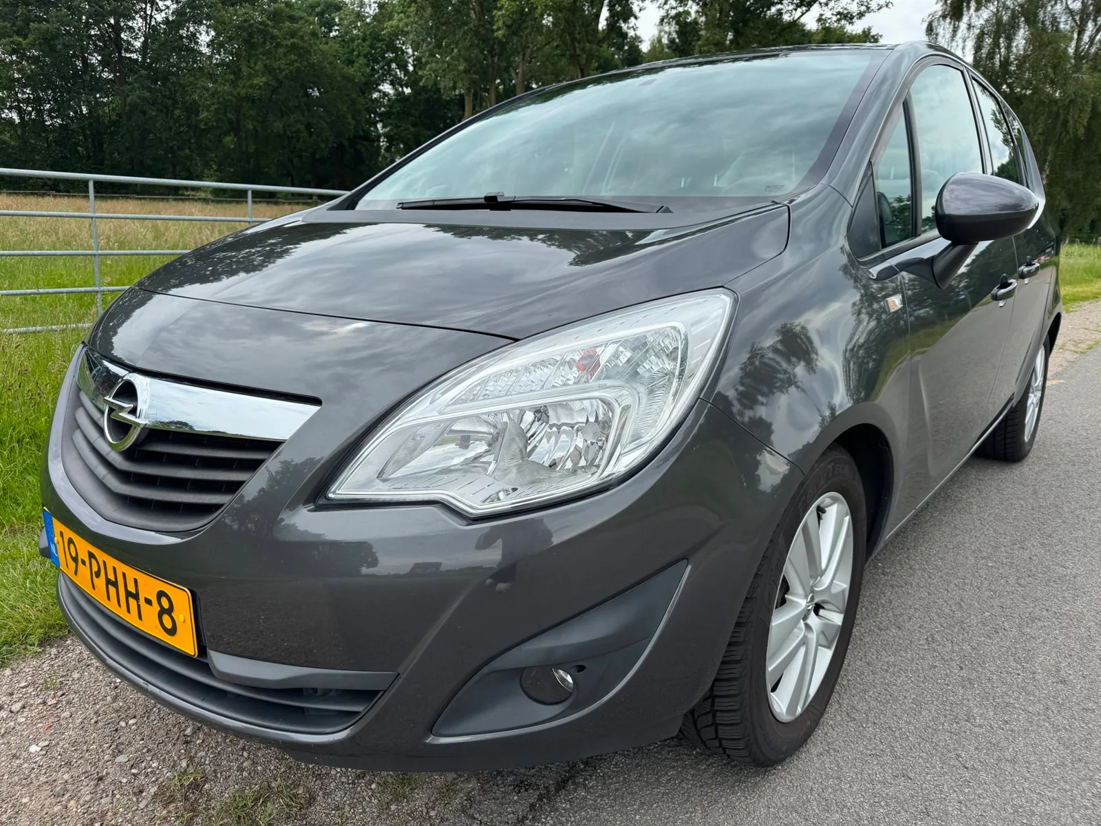 Opel Meriva (2011) — foto 1