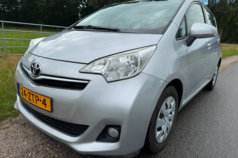 Toyota Verso S (2013)